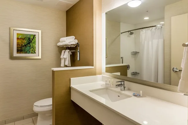 غرفة بسريرين كوين، Fairfield Inn and Suites by Marriott Butte 2/3