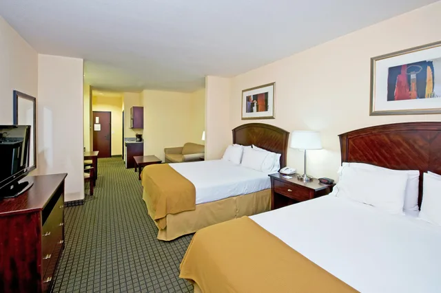 غرفة بسريرين كوين لذوي الإعاقة، Holiday Inn Express Hotel Suites Willcox 2/3