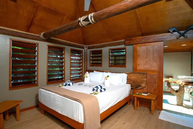 Bure, Yanuya, Queen Bed, Beach Front، Barefoot Manta Island 3/4
