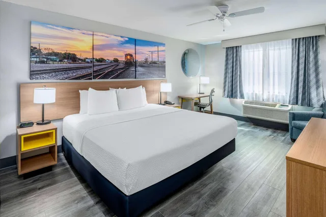 غرفة بسرير كينج، Days Inn By Wyndham Lamar 1/2