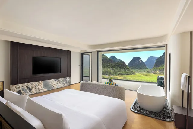 Kids Fun, Fun, Suite, King and Queen Bed، voco Guilin Yangshuo by IHG 3/8