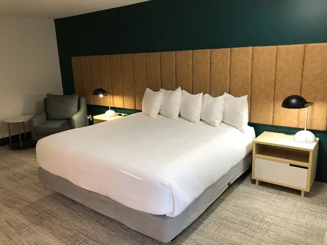 جناح بسرير كينج بإطلالة على الفناء بشرفة، Best Western Portland West Beaverton 9/10