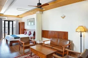 جناح، Phuminh Hotel Riverside 1/1