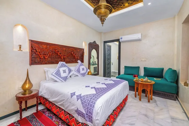 غرفة جونيور بسرير كينج وسرير فردي، Riad Diamond of Marrakech 1/10
