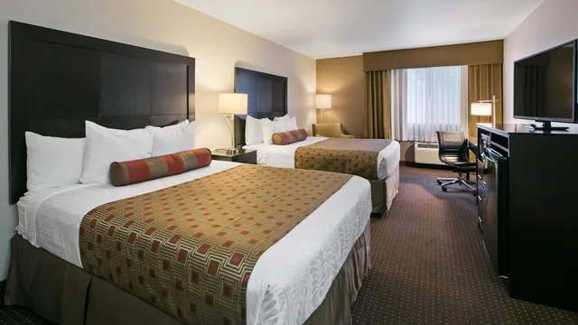 Standard, 2 Queen Beds, Best Western Inn Of Vancouver 2/10