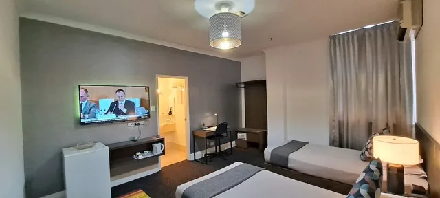 Superior, Twin Beds, Criterion Hotel 4/5