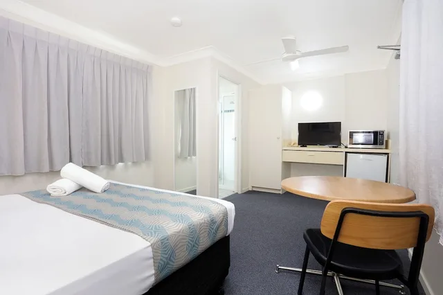 Motel, Queen Bed، Southport Motel & Apartments 3/5