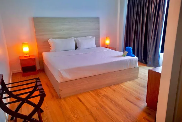 غرفة بسرير كينج بإطلالة على الفناء، Ramada by Wyndham Langkawi Marina 2/5