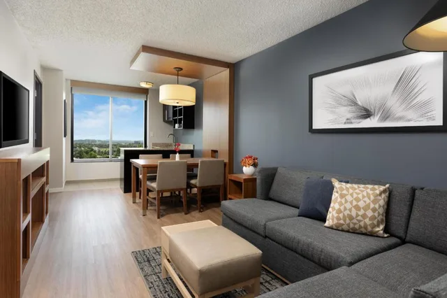 جناح بسرير كينج بغرفة نوم واحدة مع أريكة لذوي الإعاقة، Hyatt Place Bayamon 1/2
