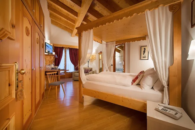 غرفة ديلوكس بسرير مزدوج بحوض جاكوزي، Hotel Posta 1/1