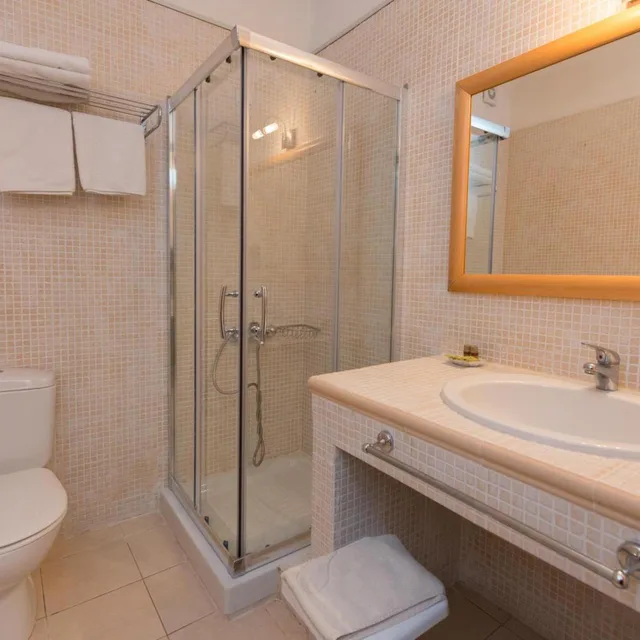 جناح سوبيريور بإطلالة جزئية على البحر، Maranton Beach Hotel 6/9