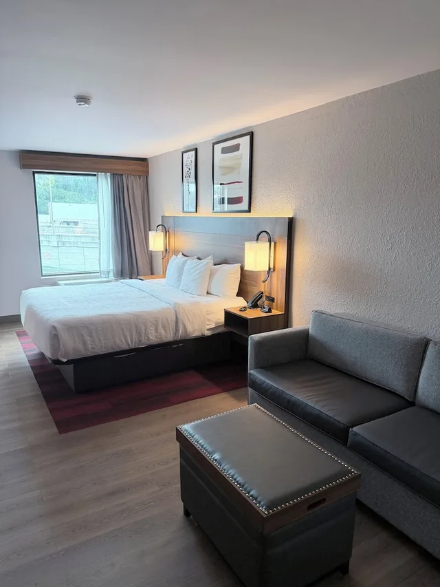 جناح ديلوكس بسرير كينج، Hawthorn Extended Stay by Wyndham Nashville Airport/Opryland 3/4