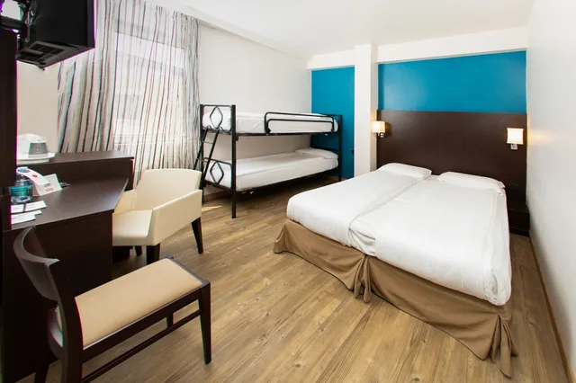 غرفة قياسية رباعية بسريرين منفصلين، Hotel Bonotto 3/7