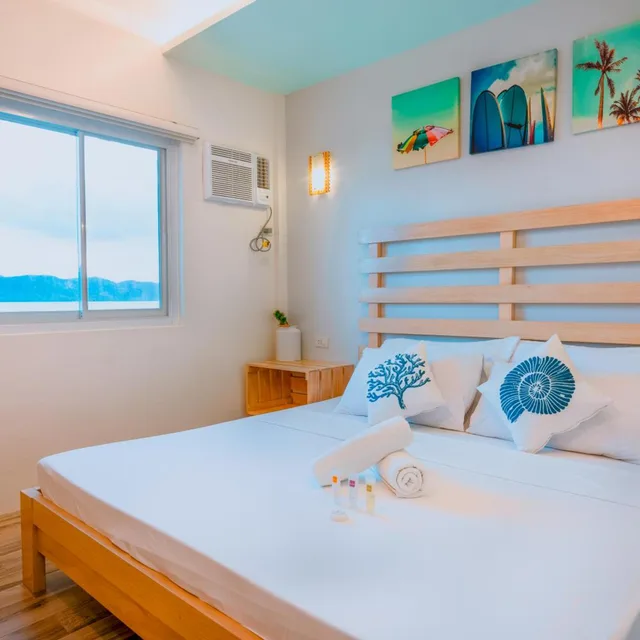 غرفة بسرير كينج بإطلالة على البحر، Coron Underwater Garden Resort 2/10