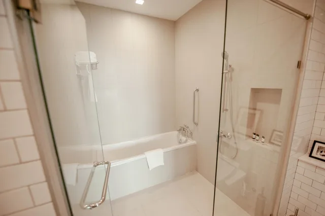 غرفة بريميوم بإطلالة على البحر بغرفة نوم واحدة، Oakwood Hotel Residence Sri Racha 6/7