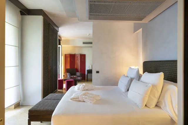 جناح فاخر بسرير كينج بشرفة، Romano Palace 1/7