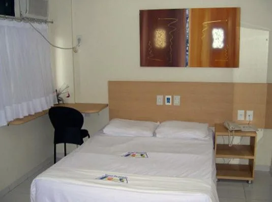 غرفة ديلوكس بسرير مزدوج، Hotel Piramide Paulo VI 3/4
