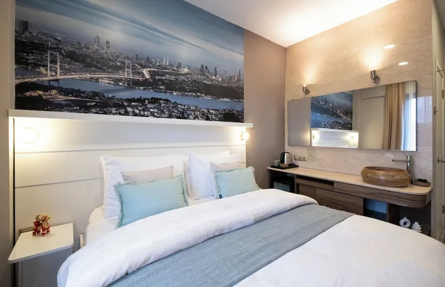 Lanai, Comfort, Twin Beds, City View, The Pera 7/10