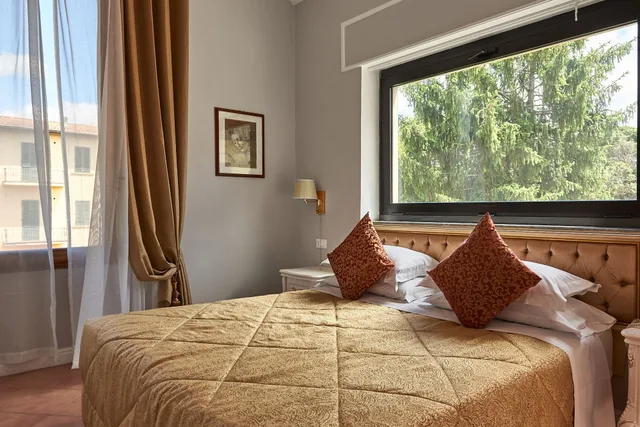 غرفة ديلوكس بشرفة، Villa Royal 1/3