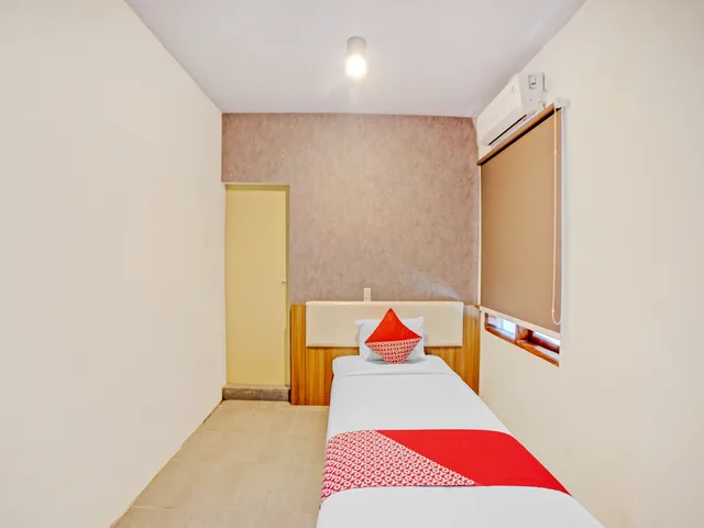 Room, Single, OYO 90559 Gamacity Residence 1/4
