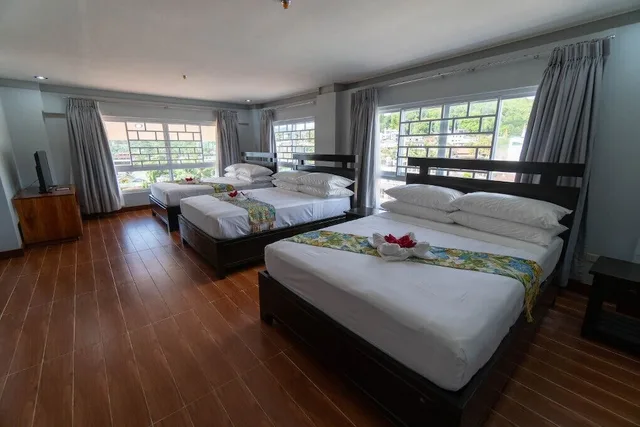 دوبلكس ديلوكس بسريرين مزدوجين، One Averee Bay Hotel 1/2