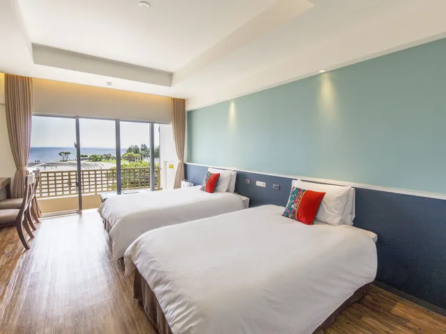 غرفة قياسية بسريرين منفصلين بإطلالة على البحر، Sunset Beach Hotel 1/6