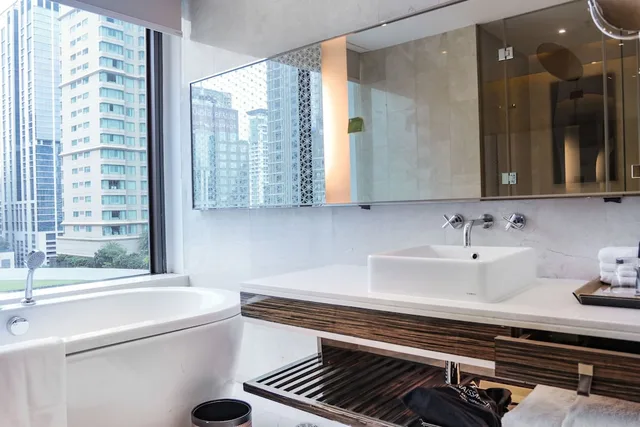 جناح كلوب ركني بسرير كينج، Renaissance Bangkok Ratchaprasong Hotel 8/10