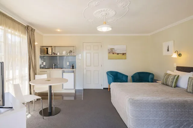 Superior, Studio, Private Pool, Silver Fern Accommodation And Spa 3/4