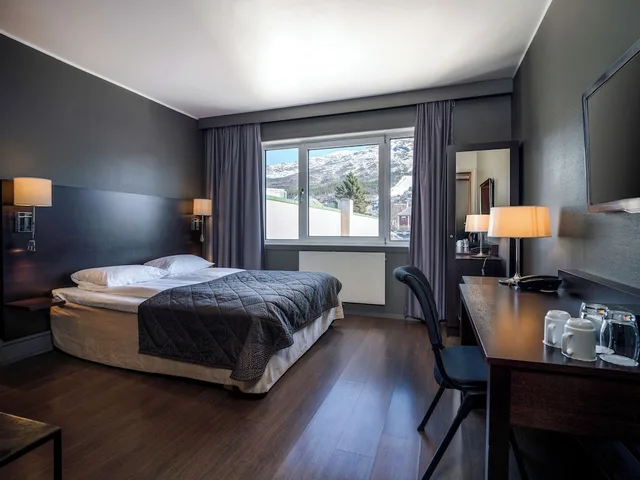 Renovated, Compact, Twin Beds, Old Building، Quality Hotel Grand Royal 1/10