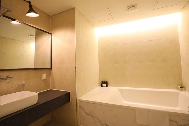 جناح جونيور بسرير مزدوج، REST HOTEL 4/5
