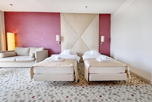 غرفة قياسية بسرير كوين، Hotel Rzeszaw 1/6