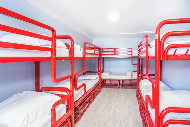 Female Dorm, 10 Beds, Shared Bathroom, Low Floor، Astor Victoria Hotel 1/1