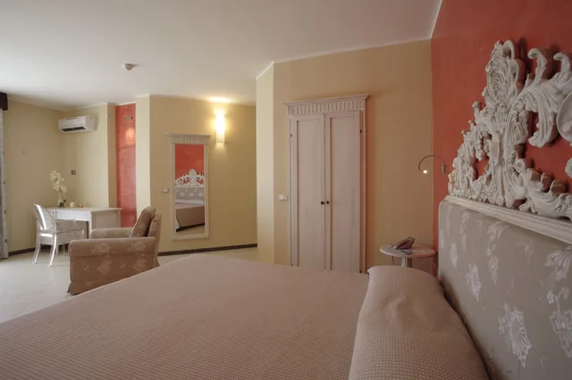 جناح جونيور بسرير كوين بإطلالة على البحر بشرفة، Janus Hotel 3/4