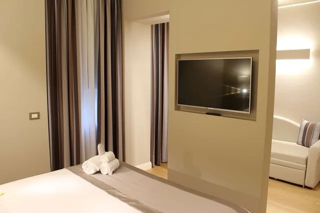 Standard, Triple, 1 Queen and 1 Single Bed, Smoking, Best Western Hotel Moderno Verdi 7/10