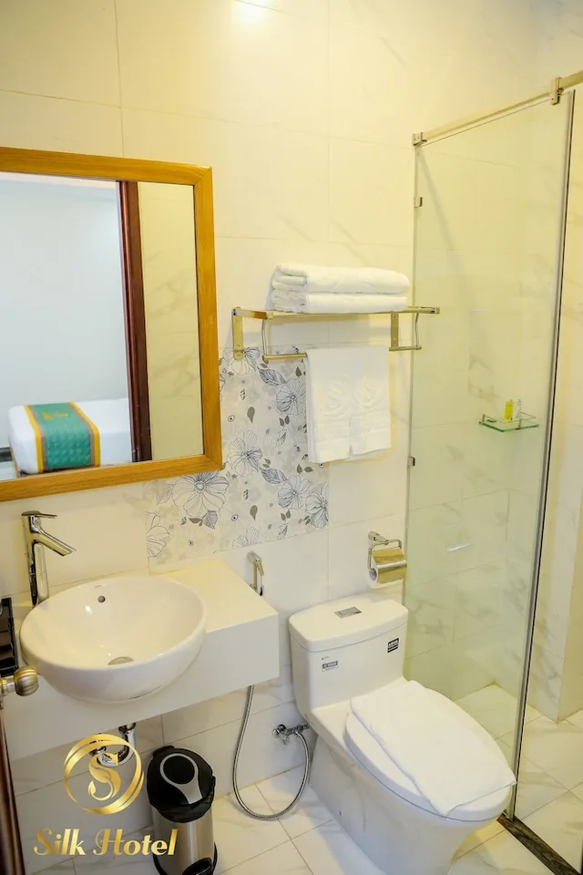 غرفة سوبيريور بسرير كوين، RedDoorz Plus near Tan Son Nhat airport 2 5/6