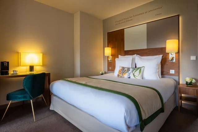 جناح عائلي بسرير كينج وسريرين منفصلين، Hotel Le Tourville by Inwood Hotels 1/4
