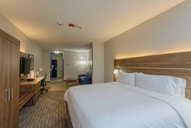 جناح بسرير كينج لذوي الإعاقة، Holiday Inn Express Hotel & Suites Corpus Christi 2/4