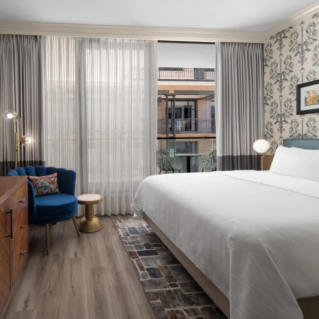غرفة بريميوم بسرير كينج بإطلالة على المدينة، Hotel Indigo New Orleans French Quarter 2/5