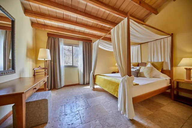 جناح بسرير كينج بإطلالة على الحديقة، Pula Suites Boutique Resort 1/3
