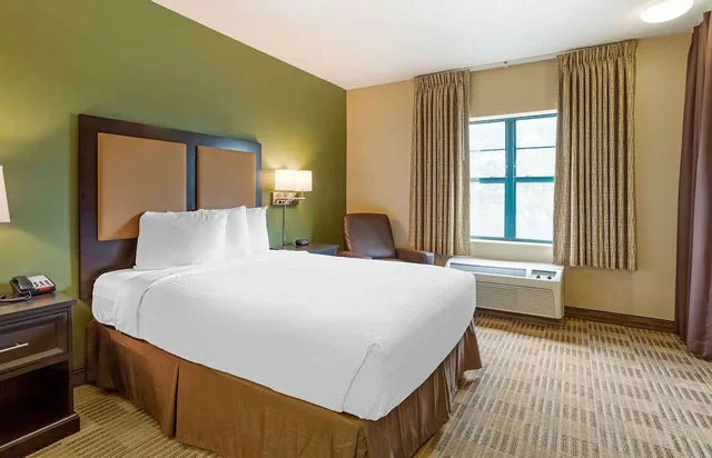 استوديو بسرير كوين، Extended Stay America Meadowlands - Rutherford 2/4
