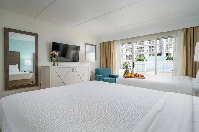 Suite, 2 Queen Beds, Lateral Side Ocean View، Princess Royale Oceanfront Resort 1/4