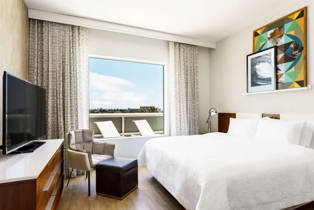استوديو بسرير كينج، Hampton Inn & Suites Santa Monica 1/2