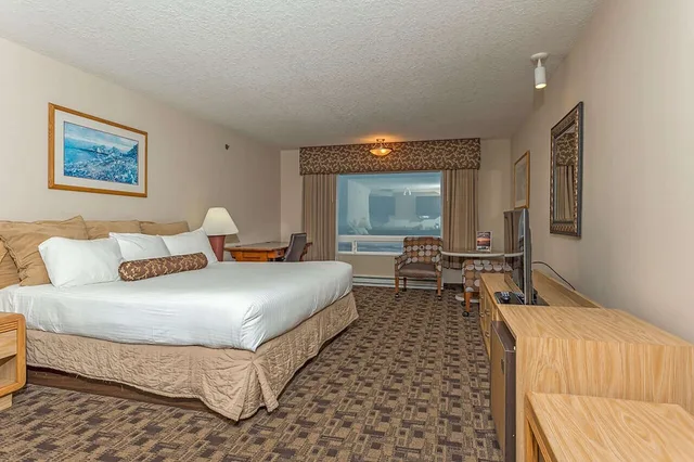 غرفة قياسية بسرير كينج بإطلالة على البحر، Seagrass Oceanfront Inn 7/10