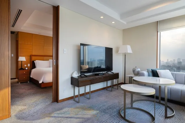 1 Bedroom, Suite, King Bed, Dining Area, Top Floor، The Strings by InterContinental Tokyo 5/10