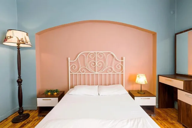 Basic, Single, Double Bed, Shared Bathroom, Cheers Midtown Hostel 1/4