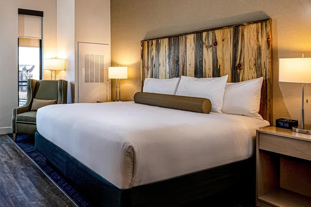 غرفة بسرير كينج، Hotel Maverick 1/2