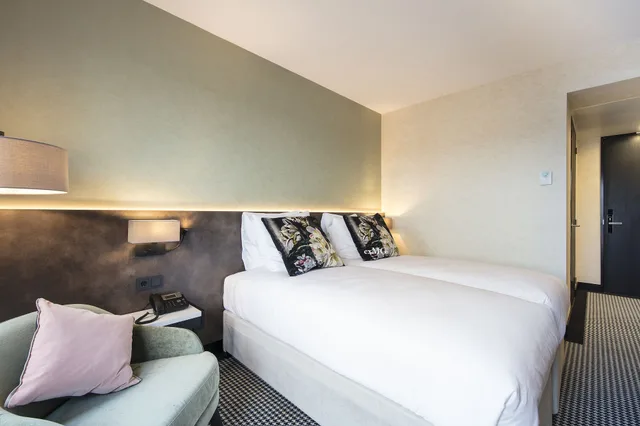 غرفة بسريرين منفصلين بإطلالة على القناة، Monet Garden Hotel Amsterdam 4/8