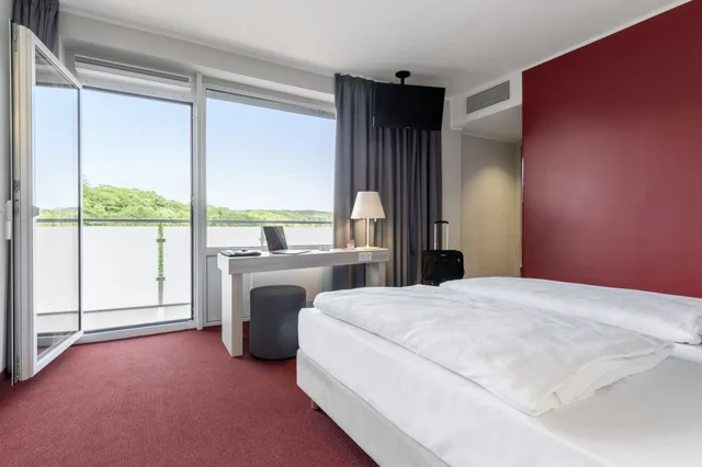 غرفة بريميوم مفردة بإطلالة على البحيرة بغرفة نوم واحدة، Serways Hotel Remscheid 2/6