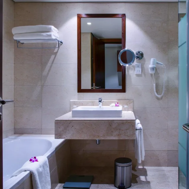 Chalet, King Bed, Beach Side, Private Garden, Terrace، Danat Jebel Dhanna Resort 4/5