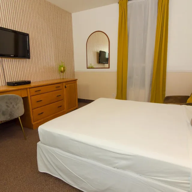 غرفة قياسية بسرير كوين، Hotel Dorion 5/8